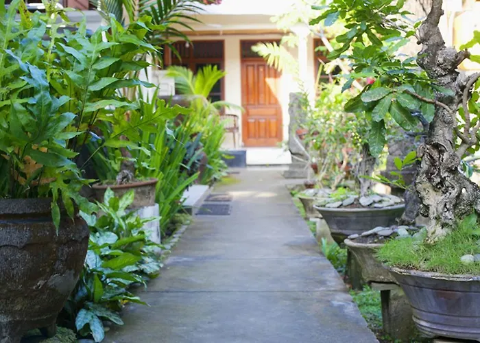 Agung And Sue Watering Hole I Guest house