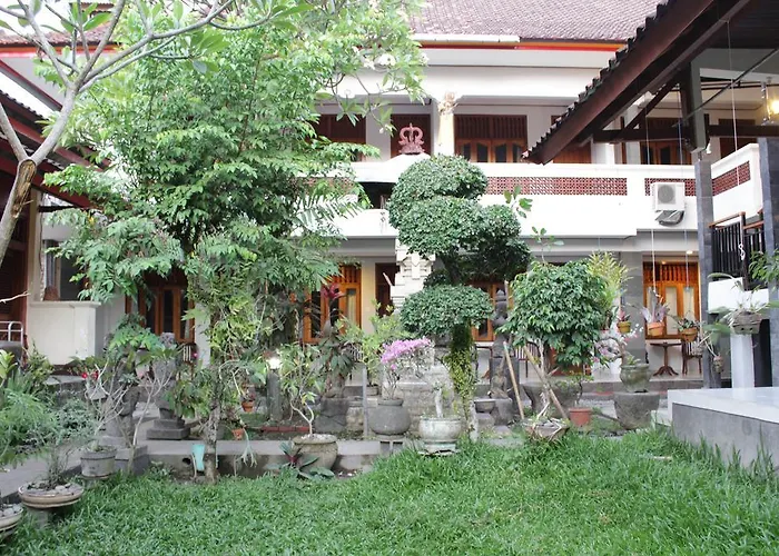 Agung And Sue Watering Hole I Guest house 2*