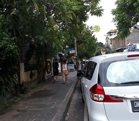 Agung And Sue Watering Hole I Sanur (Bali)